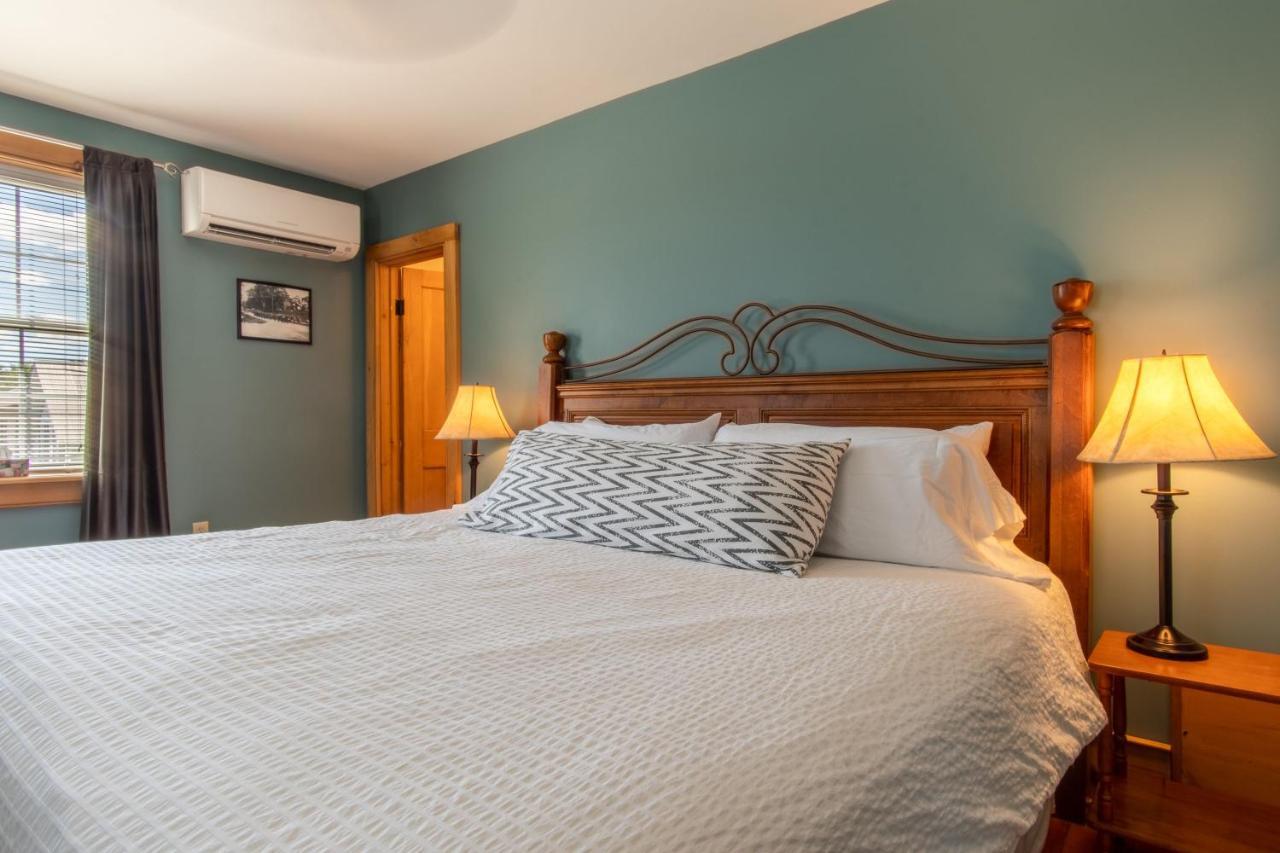 Emilyville Inn Campbellford Экстерьер фото