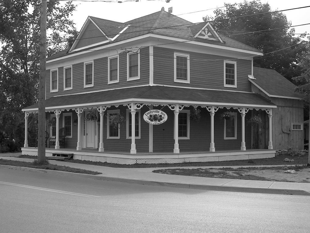 Emilyville Inn Campbellford Экстерьер фото