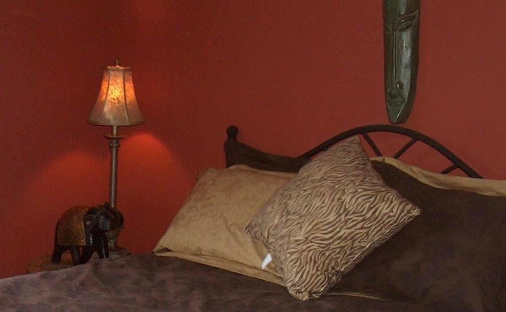 Emilyville Inn Campbellford Экстерьер фото